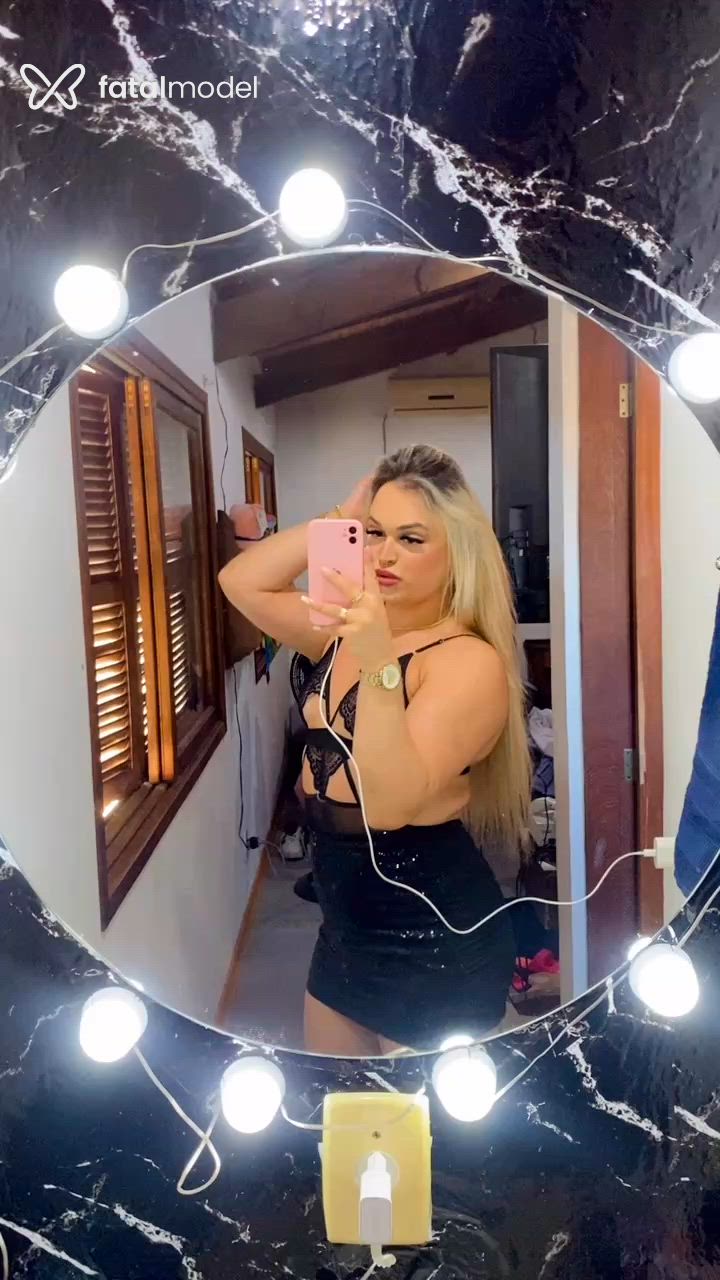 Acompanhante travesti loira (o) de olhos castanhos em Pelotas Acompanhante travesti loira (o) de olhos castanhos em Pelotas - Luiza
