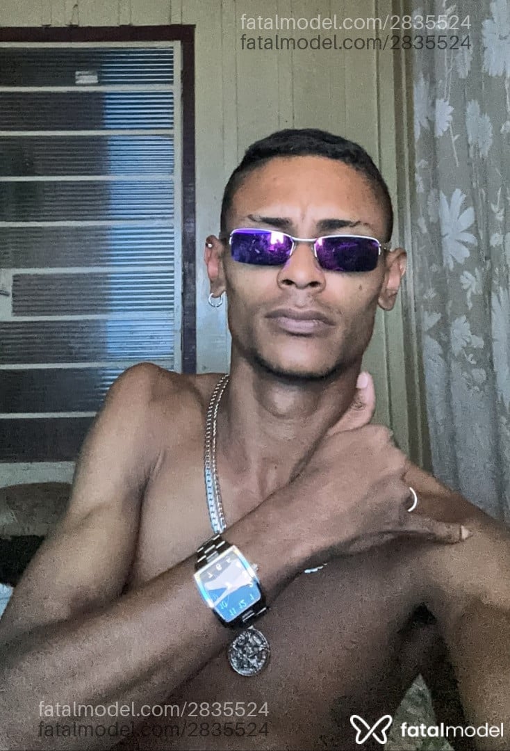 Acompanhante homem morena (o) de olhos pretos em Ourinhos - Bigode