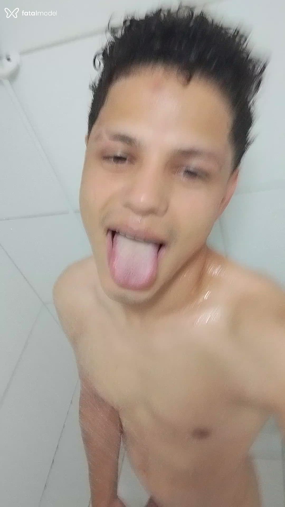 Acompanhante homem com cabelo castanho de olhos castanhos - Hiago Kloft Acompanhante homem com cabelo castanho de olhos castanhos - Hiago Kloft