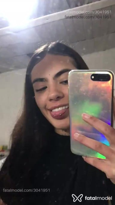 Acompanhante mulher morena (o) de olhos castanhos em Curitiba Acompanhante mulher morena (o) de olhos castanhos em Curitiba - Penélope