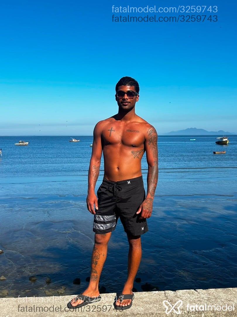 Acompanhante homem morena (o) de olhos castanhos em Rio de Janeiro - Israel Oliveira