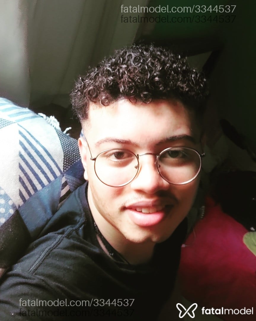 Acompanhante homem morena (o) de olhos castanhos - Natan