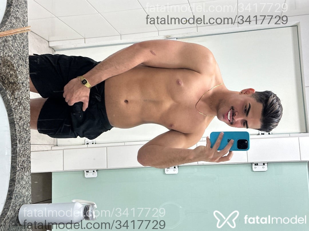 Acompanhante homem com cabelo castanho de olhos mel em Florianópolis - Mathias