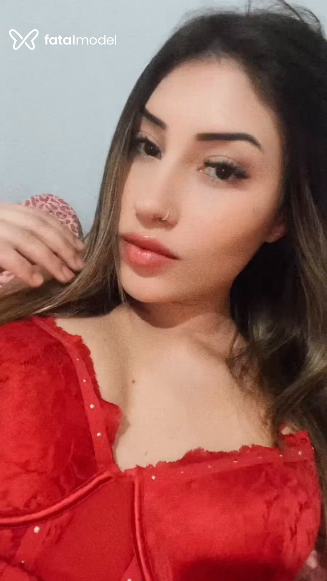 Acompanhante mulher loira (o) de olhos castanhos - Jadyyy
