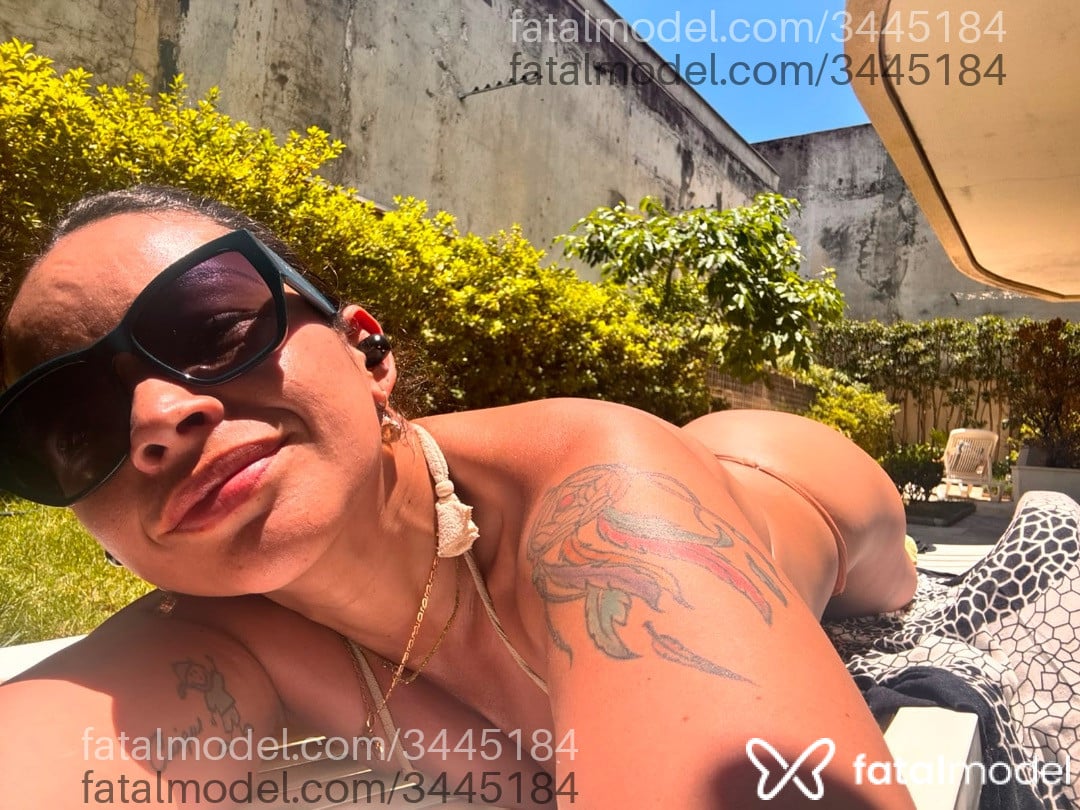 Acompanhante mulher com cabelo castanho de olhos castanhos em Ponta Grossa Acompanhante mulher com cabelo castanho de olhos castanhos em Ponta Grossa - Priscila alburquer