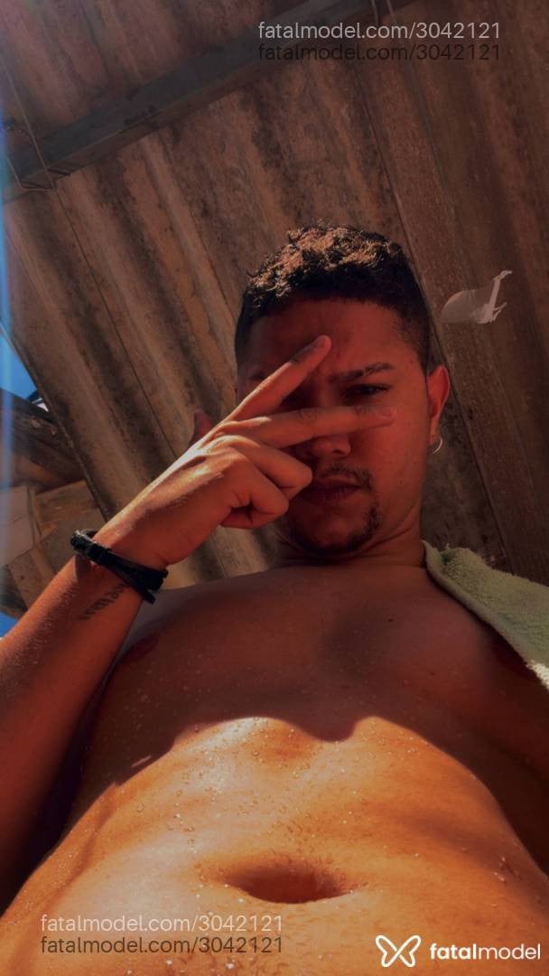 Acompanhante homem com cabelo castanho de olhos castanhos - Leonardo Sandri