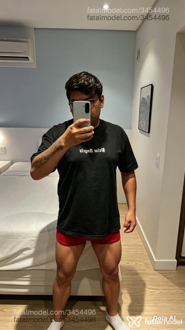 Acompanhante homem morena (o) de olhos castanhos em Balneário Camboriú - Edu
