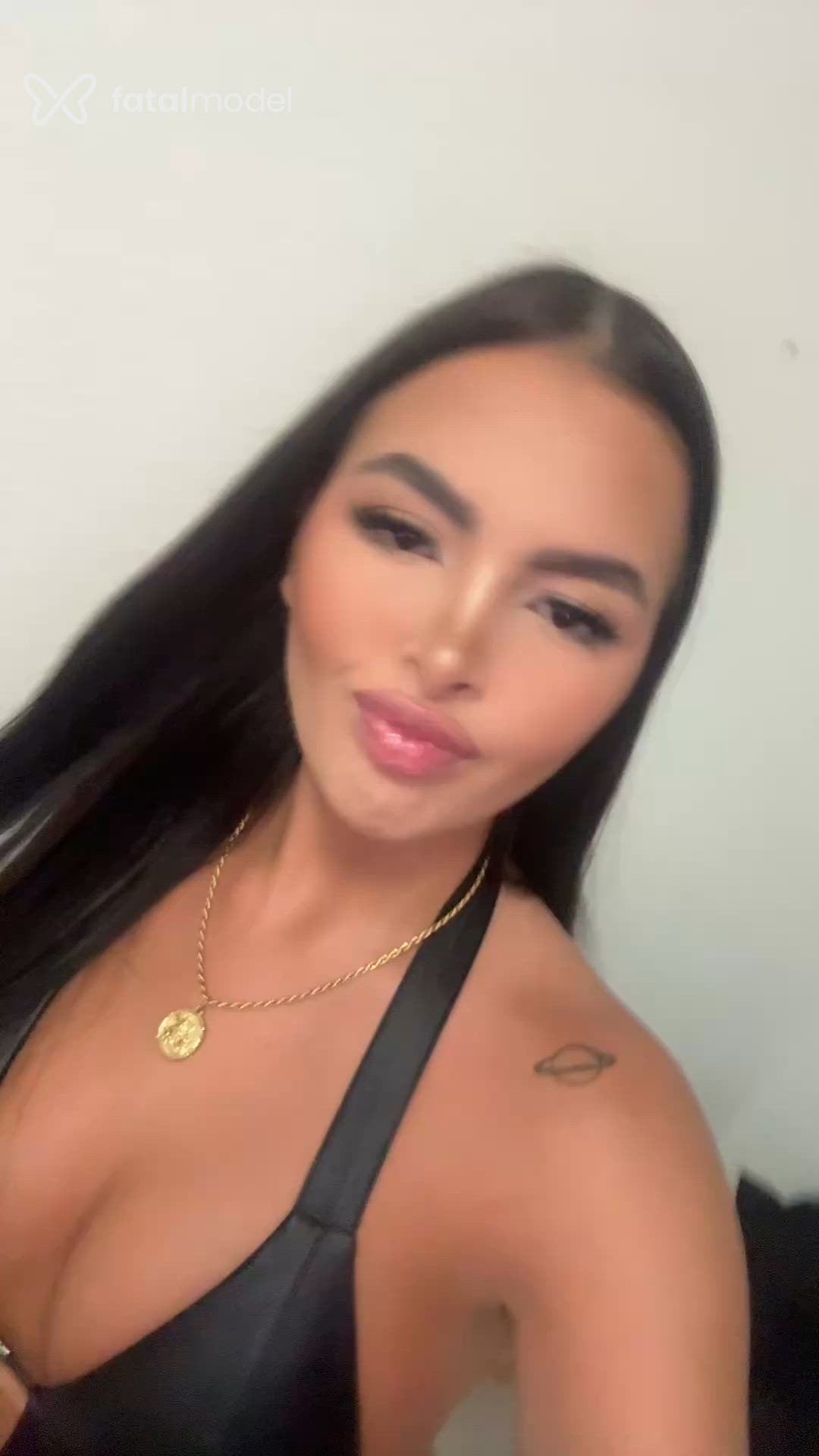 Acompanhante mulher morena (o) de olhos verdes - Luiza Coelho