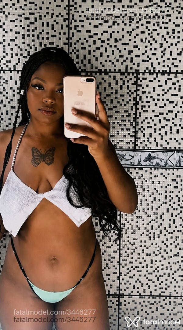 Acompanhante mulher com cabelo castanho de olhos castanhos - Paty Victoria