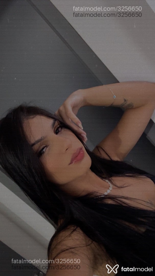 Acompanhante mulher morena (o) de olhos castanhos em Virtual Acompanhante mulher morena (o) de olhos castanhos em Virtual - Lara Barreto