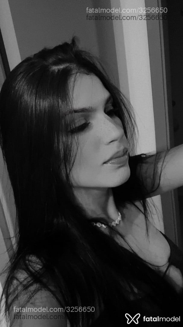 Acompanhante mulher morena (o) de olhos castanhos em Virtual Acompanhante mulher morena (o) de olhos castanhos em Virtual - Lara Barreto