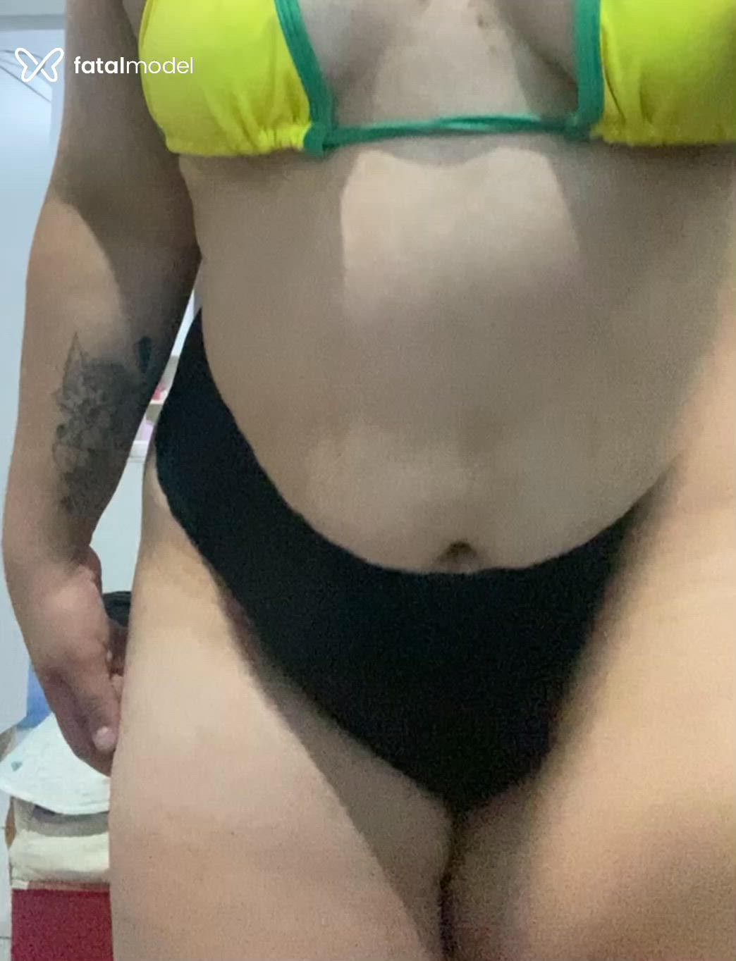 Acompanhante mulher trans com cabelo castanho de olhos castanhos em Horizonte Acompanhante mulher trans com cabelo castanho de olhos castanhos em Horizonte - Rayzy