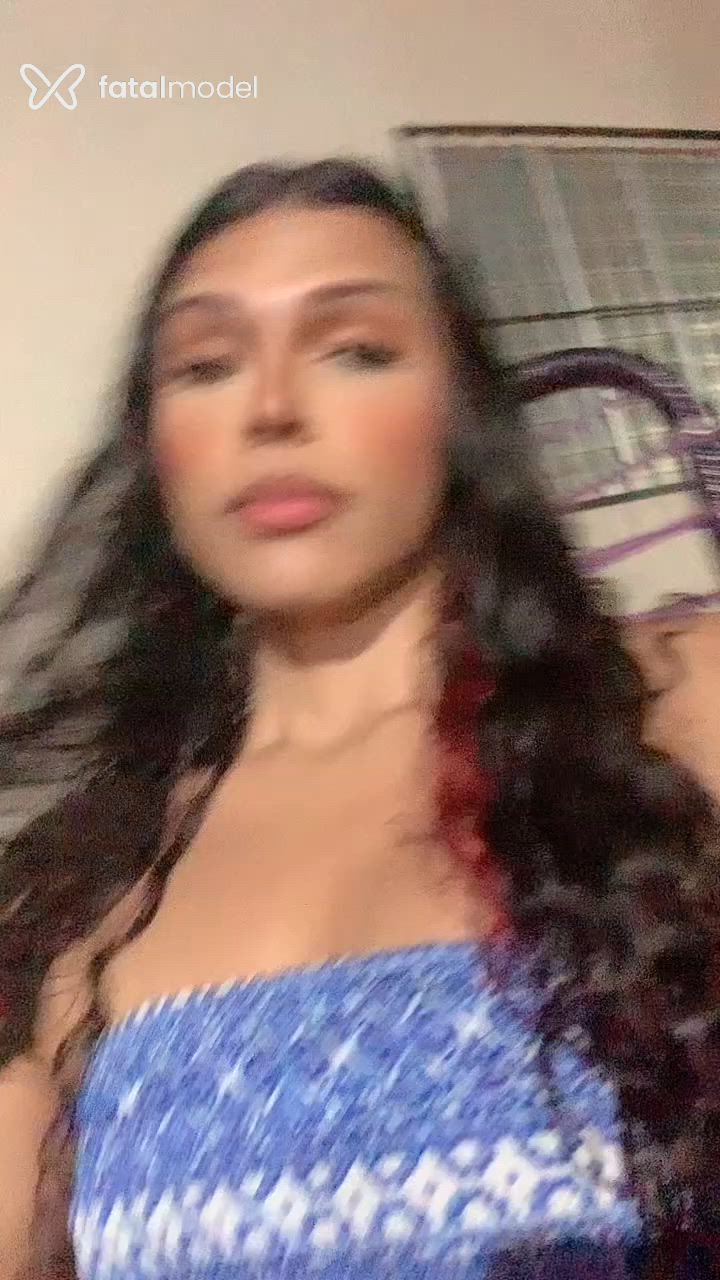 Acompanhante mulher trans com cabelo castanho de olhos castanhos em Altamira Acompanhante mulher trans com cabelo castanho de olhos castanhos em Altamira - Thiffanny Urach
