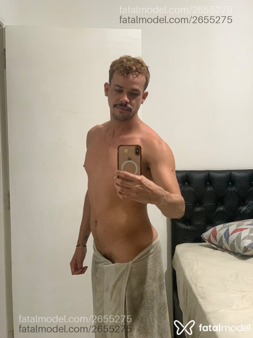 Acompanhante homem com cabelo castanho de olhos castanhos - Willames vestail Acompanhante homem com cabelo castanho de olhos castanhos - Willames vestail