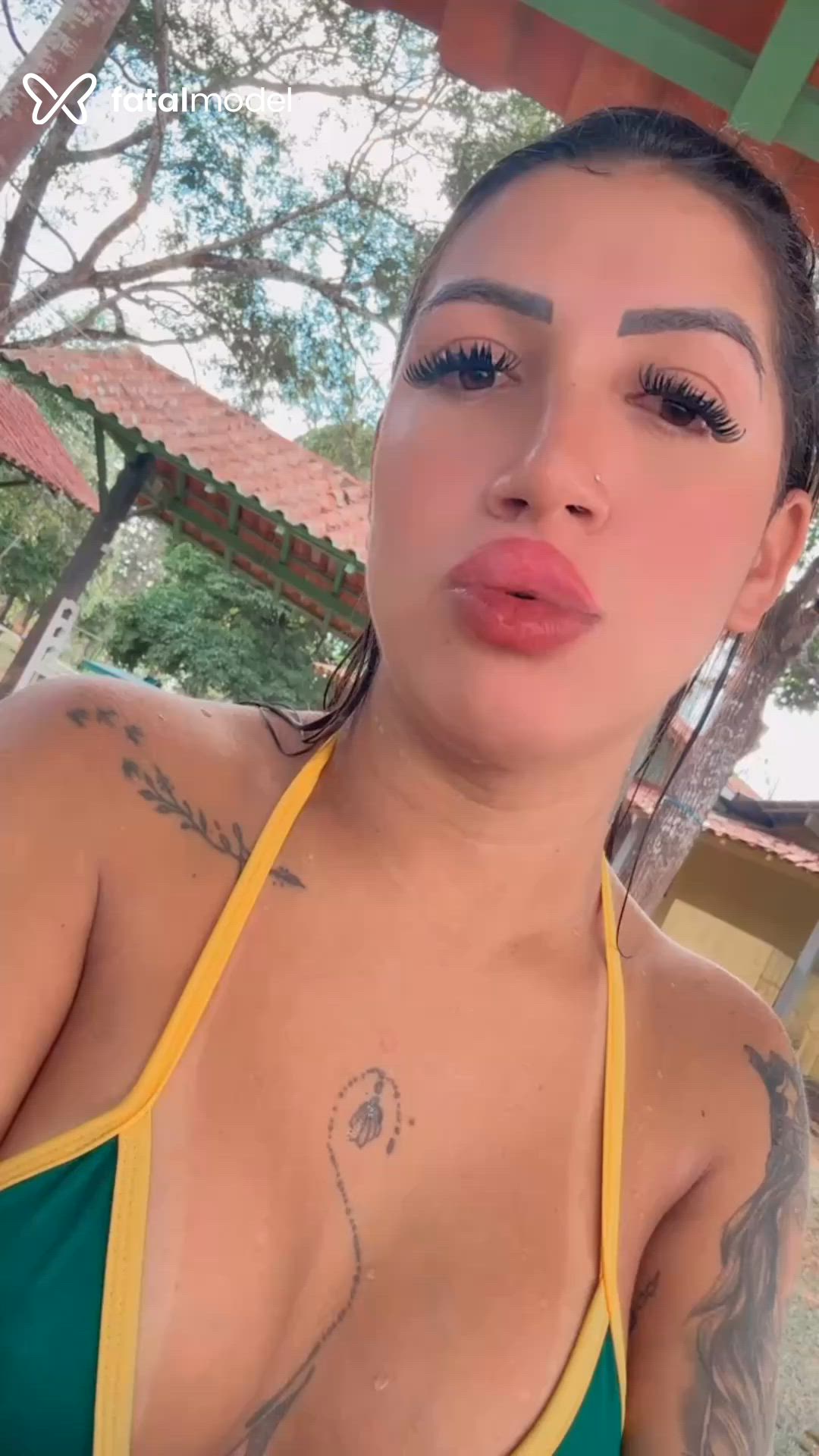 Acompanhante mulher trans com cabelo castanho de olhos castanhos em Ouro Preto do Oeste Acompanhante mulher trans com cabelo castanho de olhos castanhos em Ouro Preto do Oeste - Dannyzinha