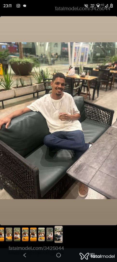 Acompanhante homem com cabelo grisalho de olhos castanhos em Goiânia - Gabriel Araújo