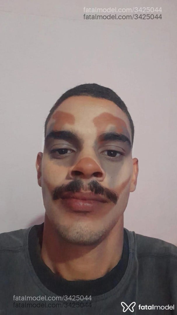 Acompanhante homem com cabelo grisalho de olhos castanhos em Goiânia - Gabriel Araújo