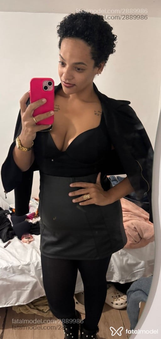 Acompanhante mulher com cabelo castanho de olhos castanhos em São Paulo Acompanhante mulher com cabelo castanho de olhos castanhos em São Paulo - Milinha