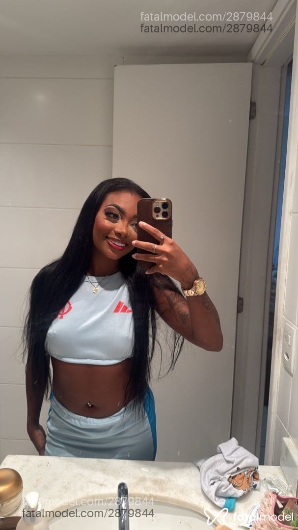 Acompanhante mulher morena (o) de olhos pretos em Rio de Janeiro Acompanhante mulher morena (o) de olhos pretos em Rio de Janeiro - Agatha