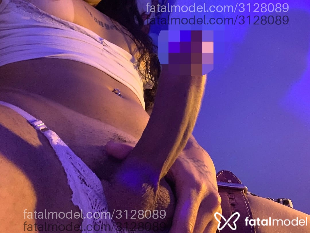 Acompanhante mulher trans com cabelo castanho de olhos castanhos em Juiz de Fora - Lolla