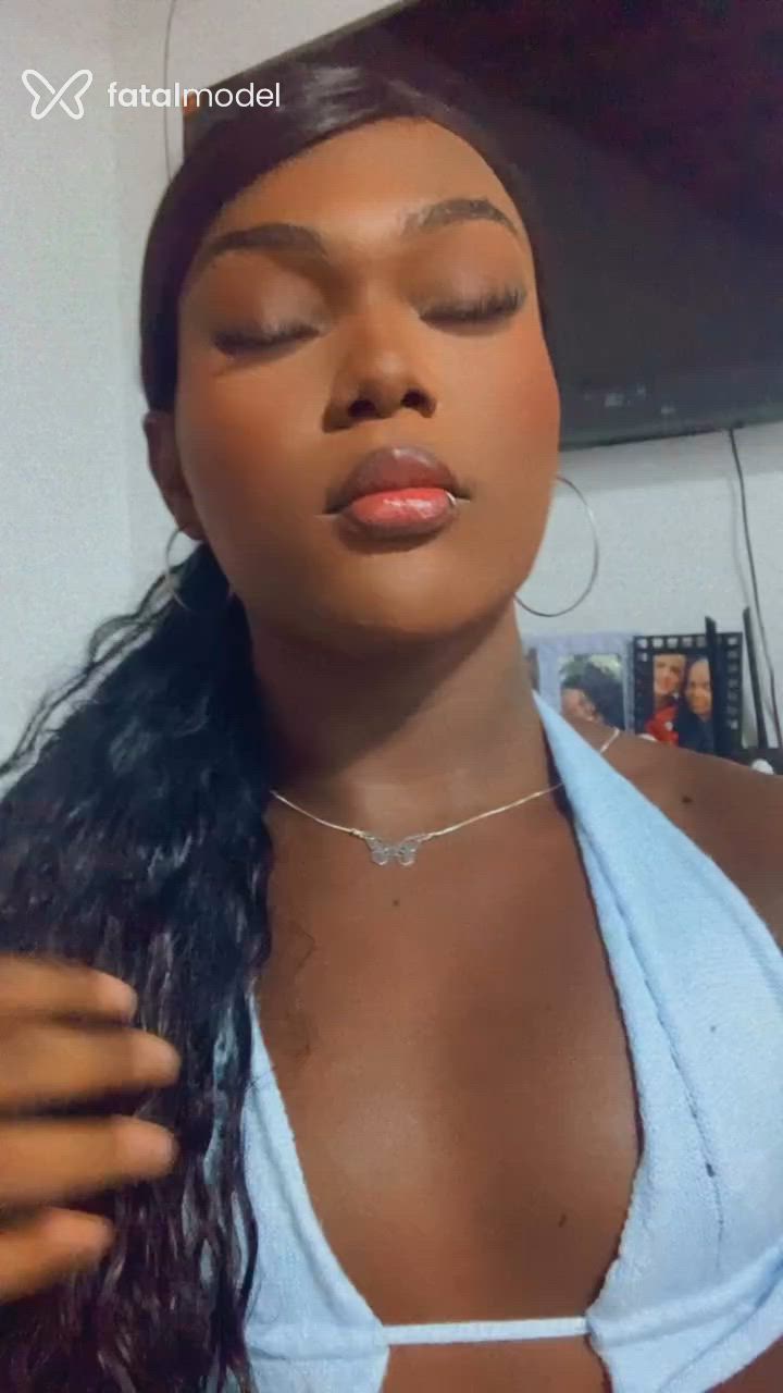 Acompanhante mulher trans morena (o) de olhos pretos em Nova Iguaçu - Preta Rara