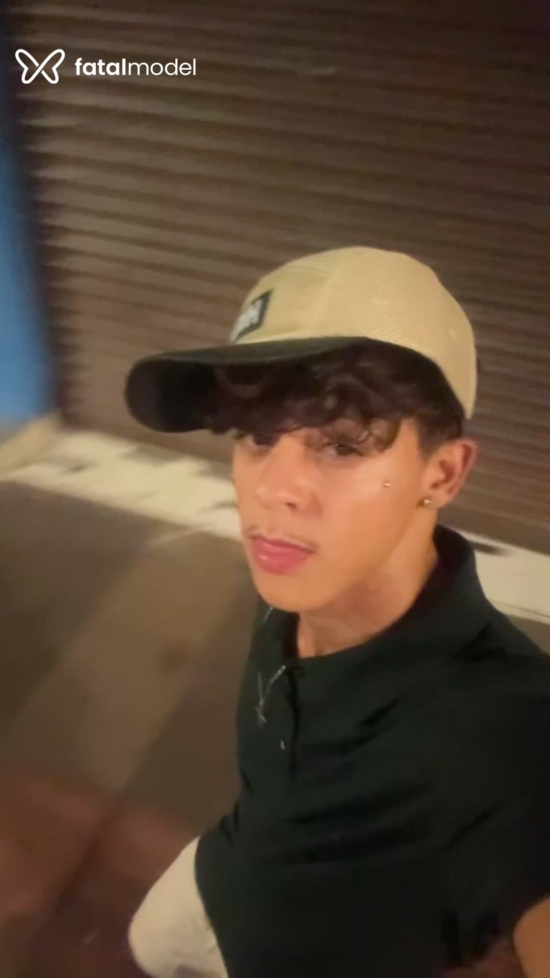 Acompanhante homem com cabelo castanho de olhos castanhos - Rafael Acompanhante homem com cabelo castanho de olhos castanhos - Rafael