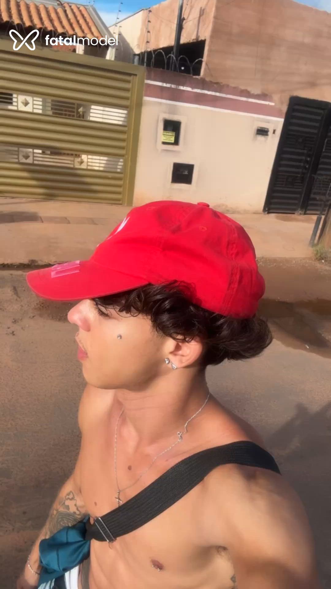 Acompanhante homem com cabelo castanho de olhos castanhos - Rafael Acompanhante homem com cabelo castanho de olhos castanhos - Rafael