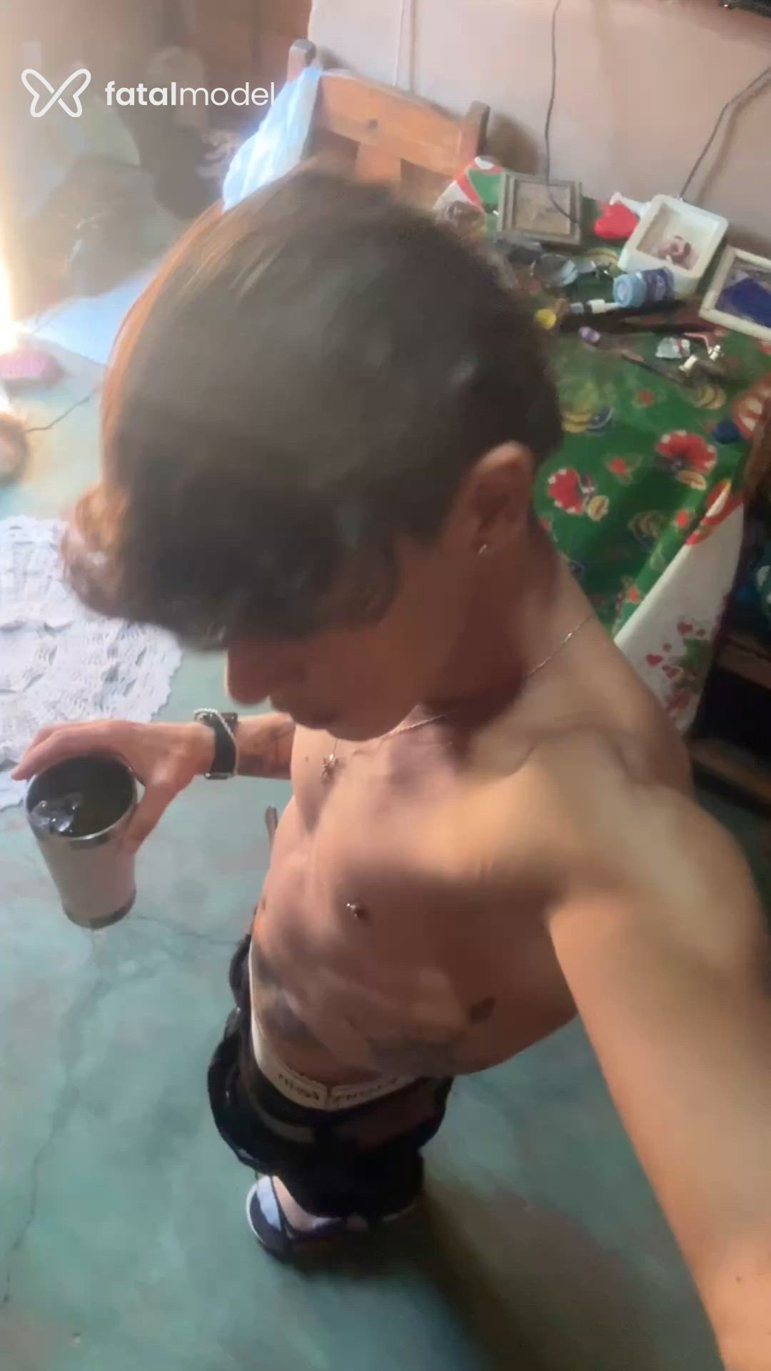 Acompanhante homem com cabelo castanho de olhos castanhos - Rafael Acompanhante homem com cabelo castanho de olhos castanhos - Rafael
