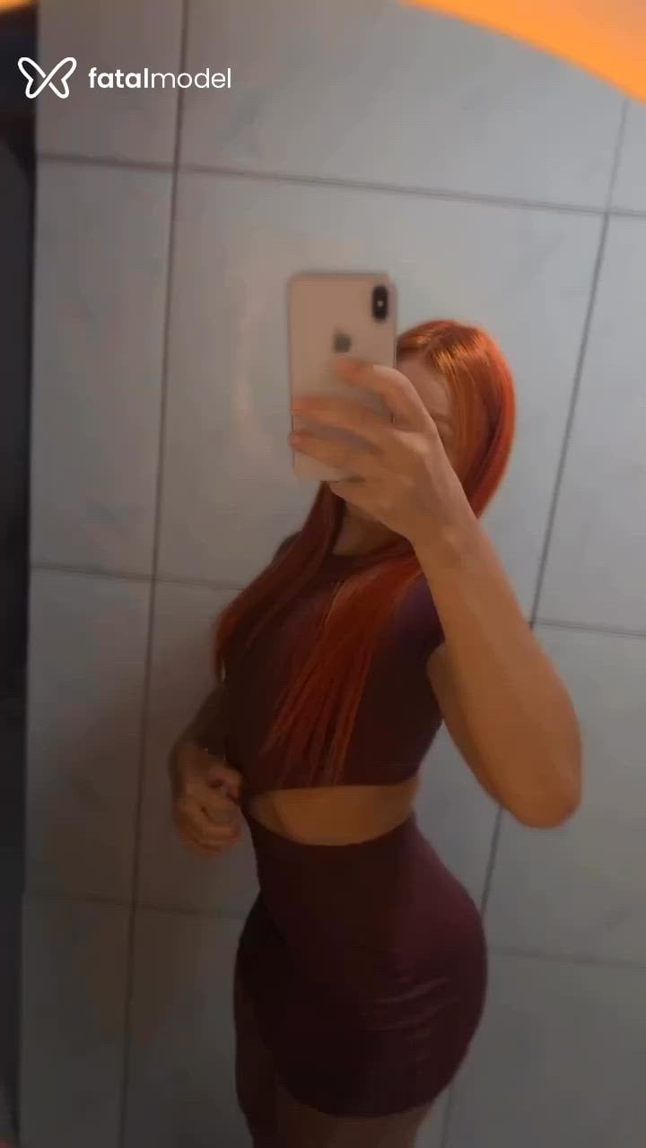 Acompanhante mulher ruiva (o) de olhos castanhos em Porto Alegre - Jheni