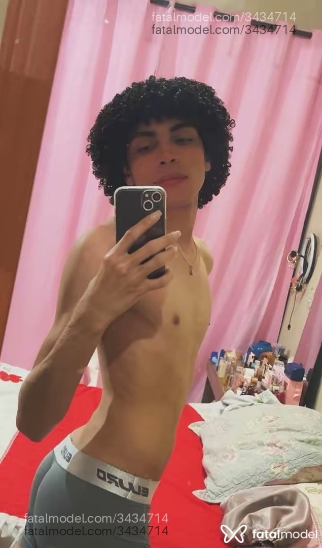 Acompanhante homem com cabelo castanho de olhos castanhos em Virtual - Kdois