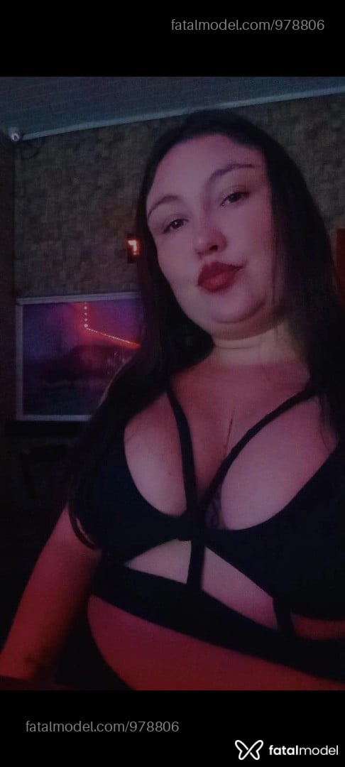 Acompanhante mulher com cabelo castanho de olhos mel em Bagé - Giovanna Munhoz