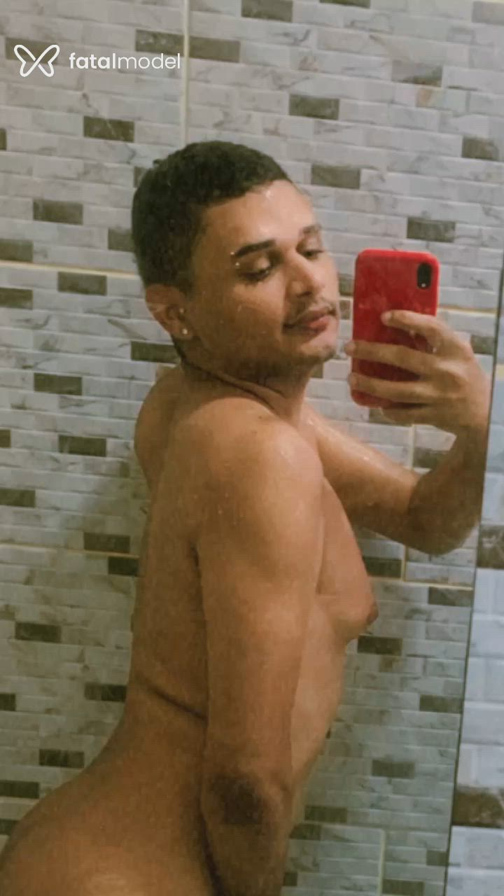 Acompanhante homem trans com cabelo castanho de olhos castanhos em Aracaju Acompanhante homem trans com cabelo castanho de olhos castanhos em Aracaju - Imola