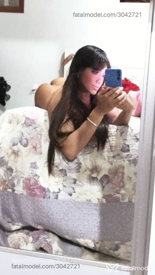 Acompanhante mulher com cabelo castanho de olhos mel em Vila Velha - Helena Nunes