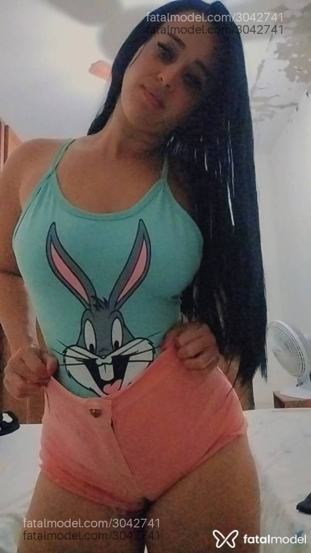 Acompanhante mulher com cabelo castanho de olhos mel - Nicole Ramos Acompanhante mulher com cabelo castanho de olhos mel - Nicole Ramos
