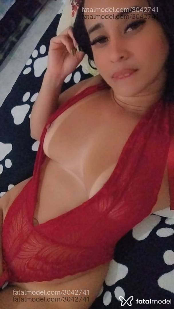 Acompanhante mulher com cabelo castanho de olhos mel - Nicole Ramos