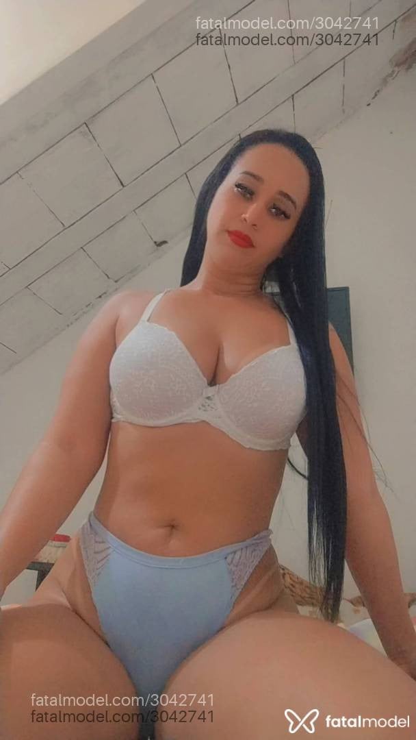 Acompanhante mulher com cabelo castanho de olhos mel - Nicole Ramos