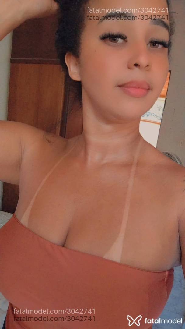 Acompanhante mulher com cabelo castanho de olhos mel em Campos dos Goytacazes - Nicole Ramos