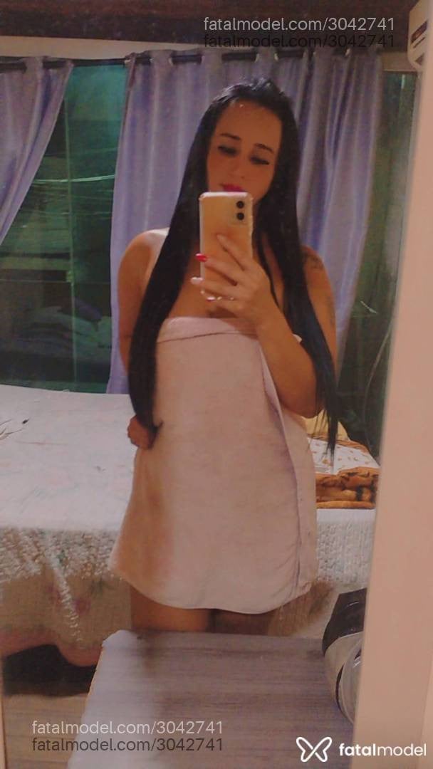 Acompanhante mulher com cabelo castanho de olhos mel - Nicole Ramos