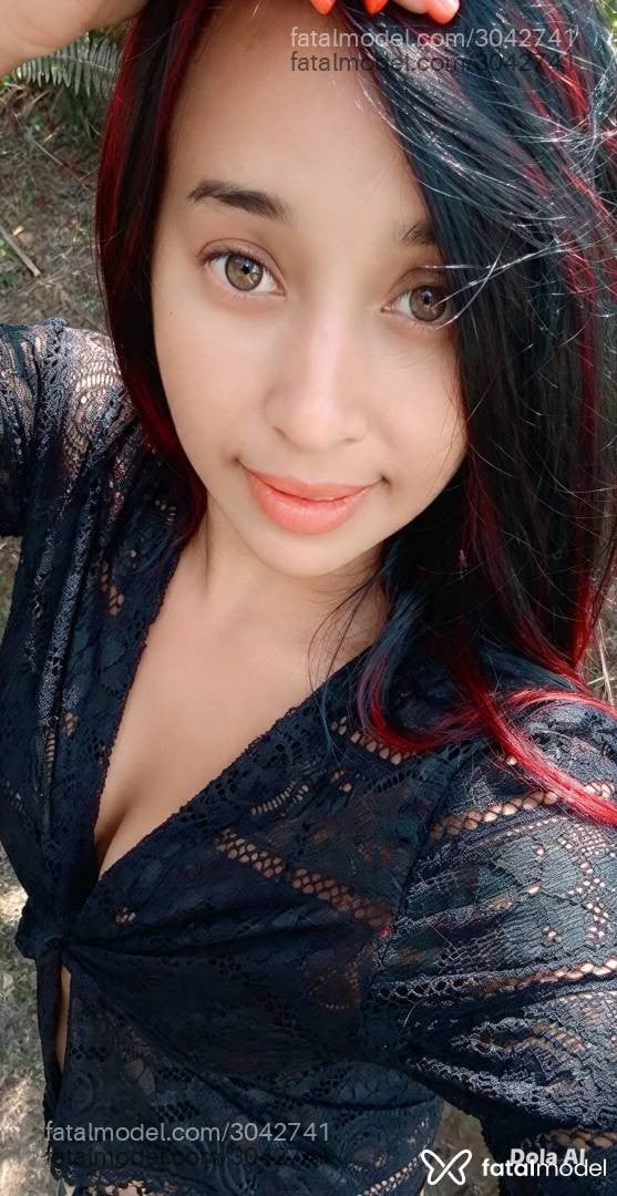 Acompanhante mulher com cabelo castanho de olhos mel - Nicole Ramos
