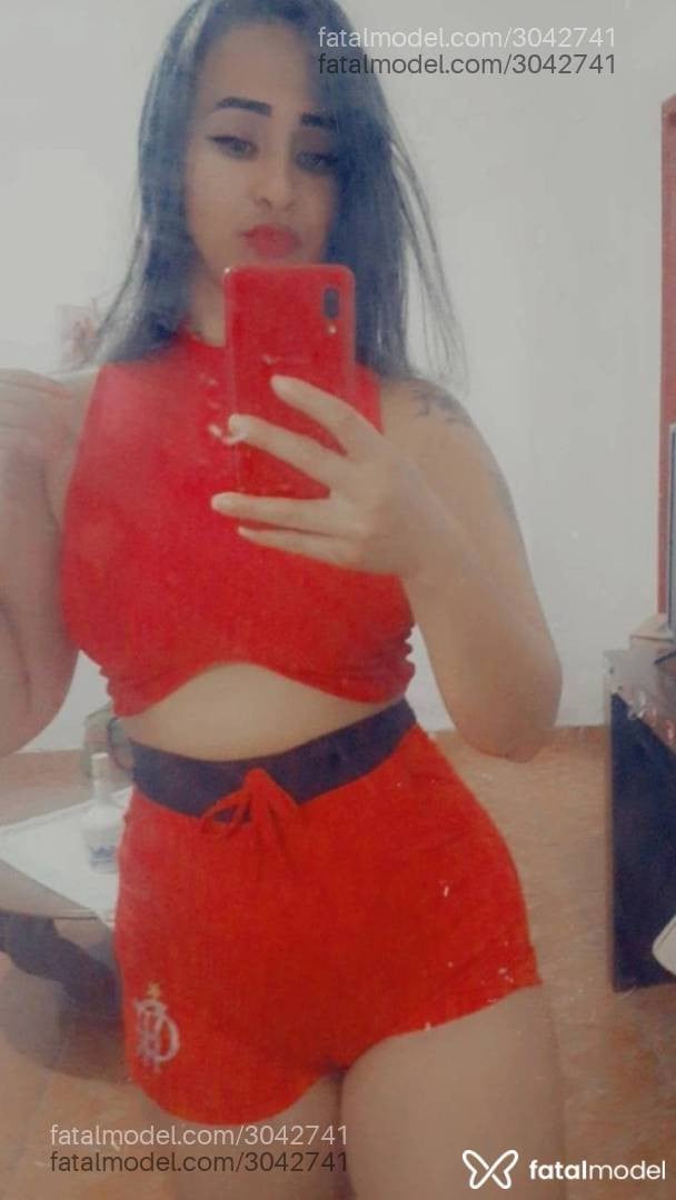 Acompanhante mulher com cabelo castanho de olhos mel - Nicole Ramos