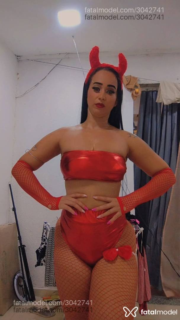 Acompanhante mulher com cabelo castanho de olhos mel em Campos dos Goytacazes - Nicole Ramos