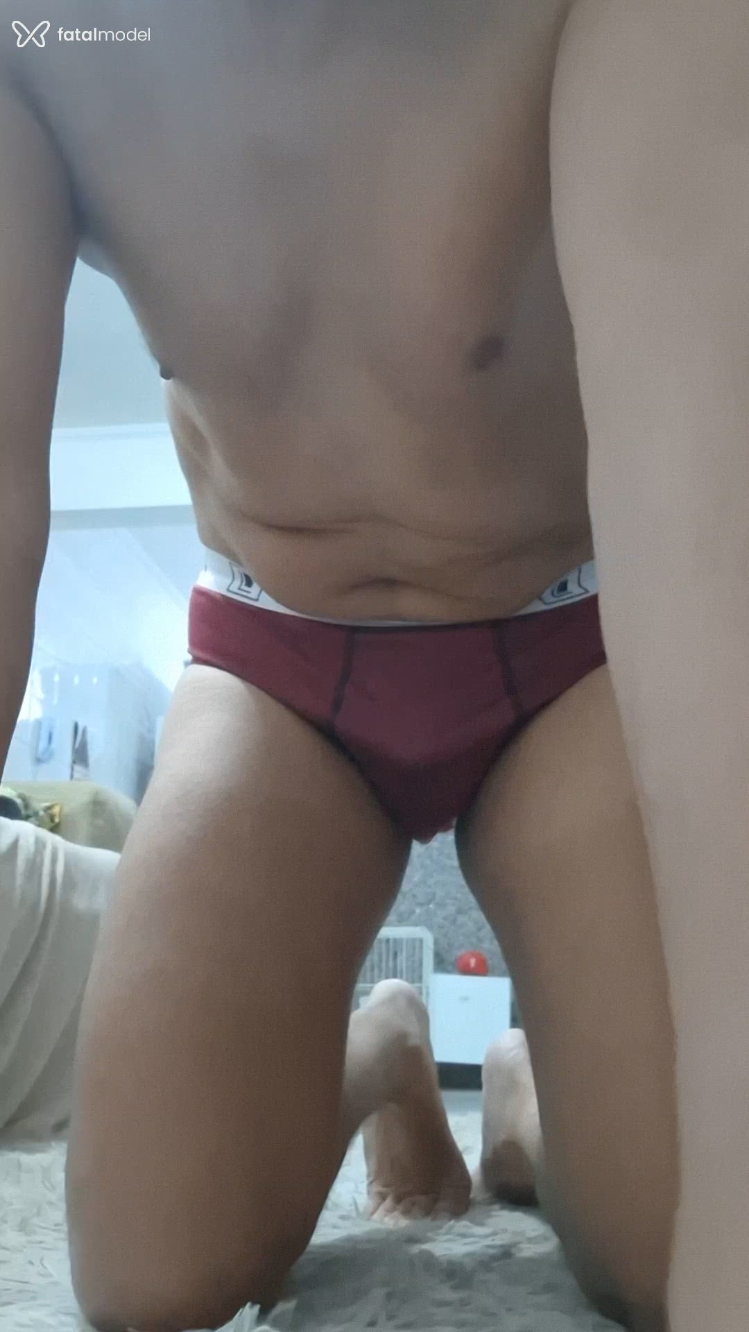 Acompanhante homem morena (o) de olhos castanhos em Virtual Acompanhante homem morena (o) de olhos castanhos em Virtual - Marcos