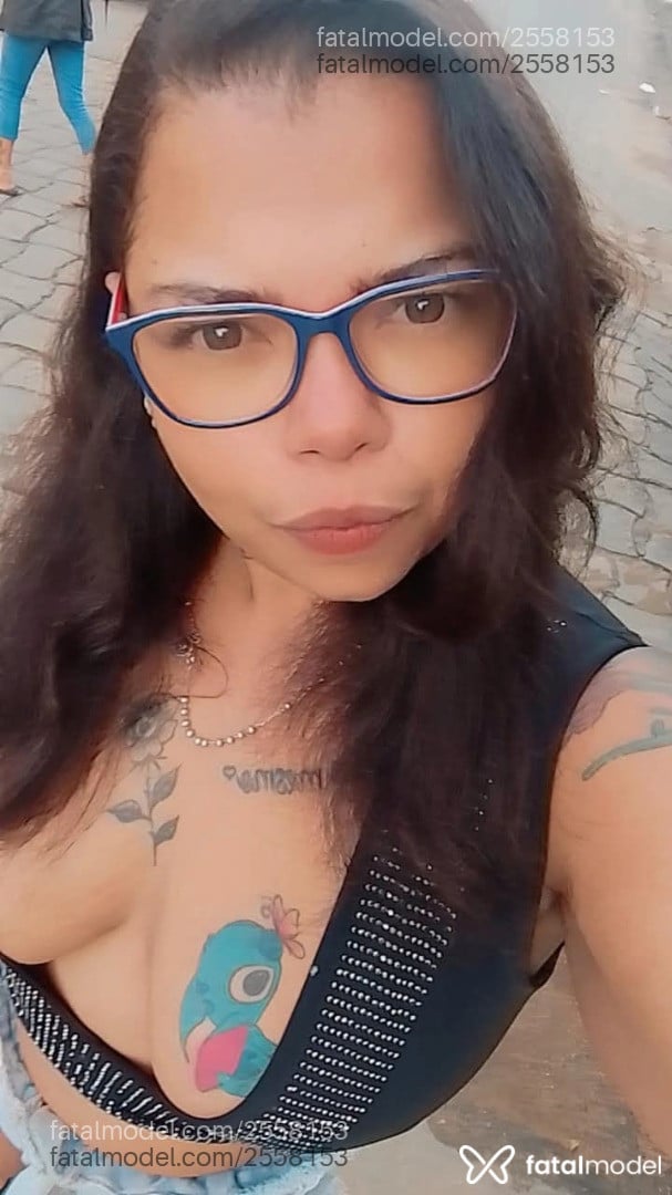 Acompanhante mulher com cabelo castanho de olhos castanhos - Danyy Acompanhante mulher com cabelo castanho de olhos castanhos - Danyy