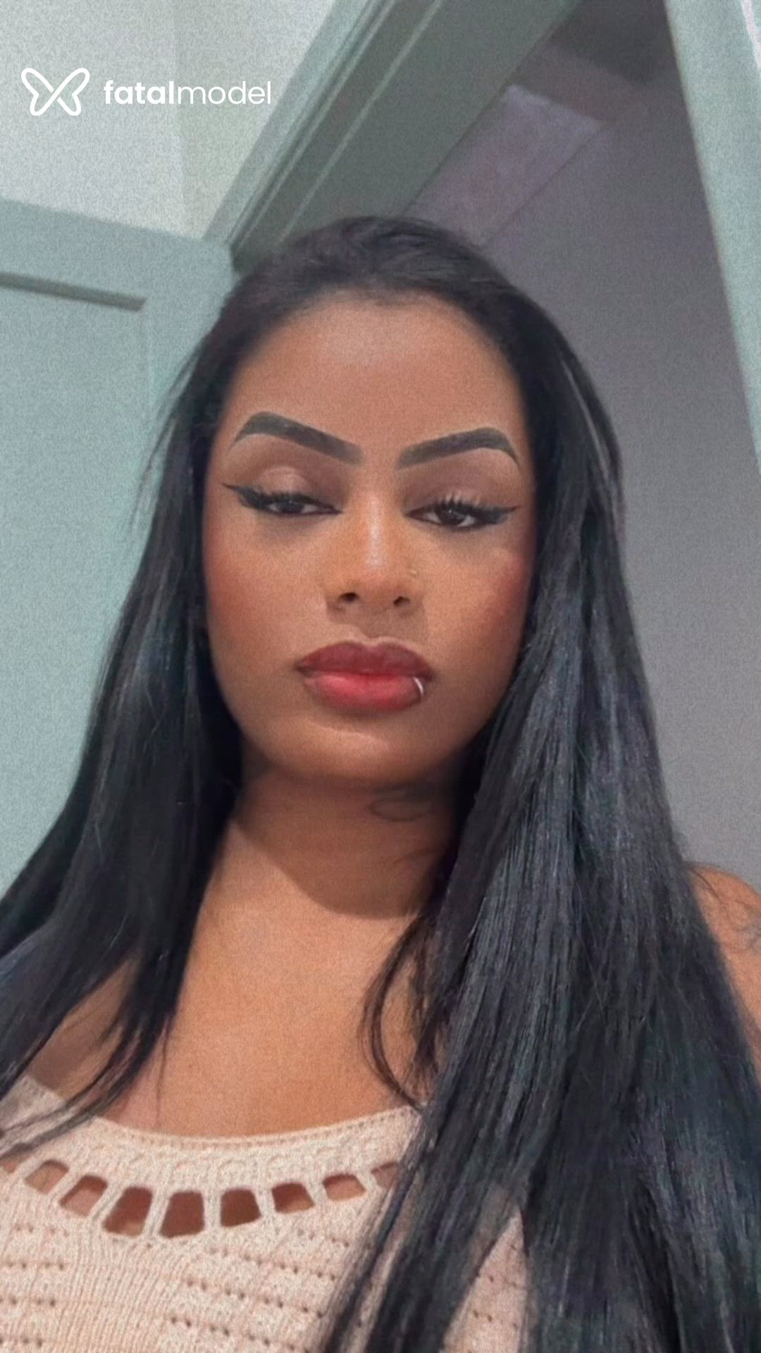 Acompanhante mulher morena (o) de olhos castanhos - Arielly Acompanhante mulher morena (o) de olhos castanhos - Arielly