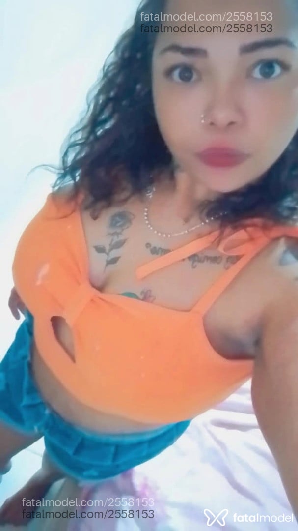 Acompanhante mulher com cabelo castanho de olhos castanhos - Danyy Acompanhante mulher com cabelo castanho de olhos castanhos - Danyy