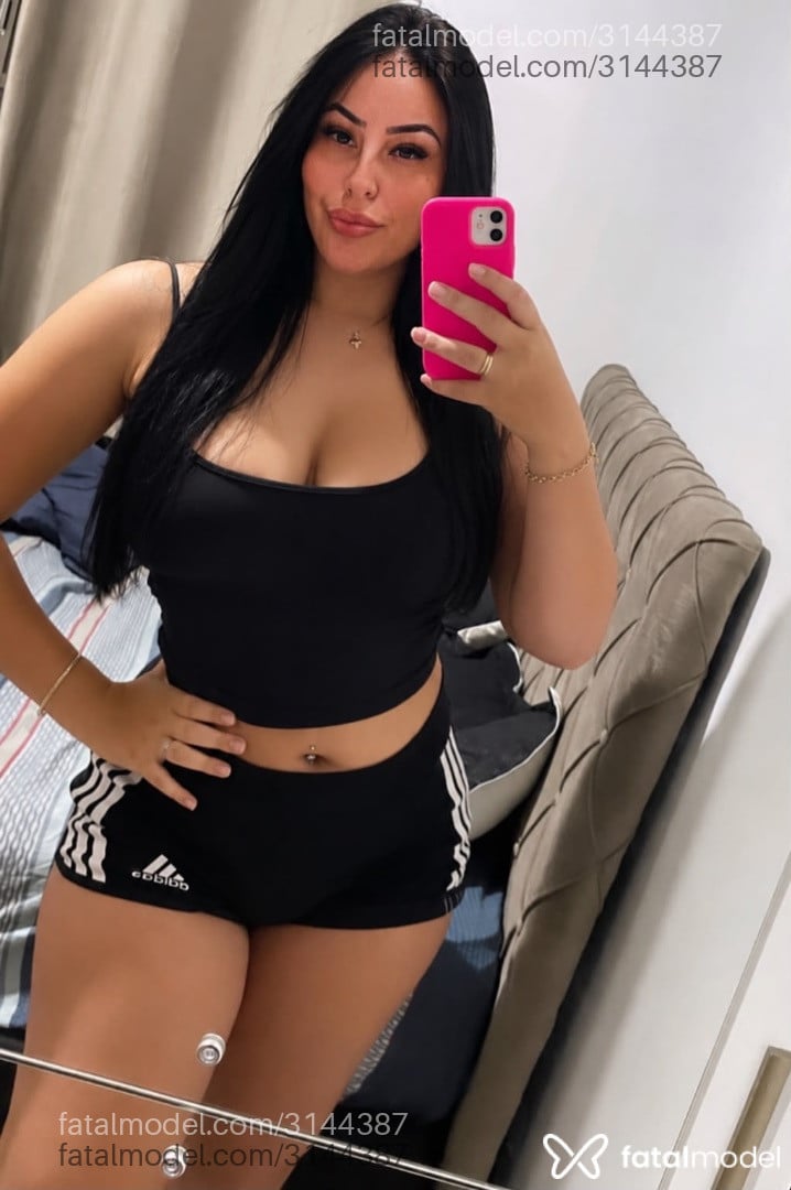 Acompanhante mulher morena (o) de olhos pretos - Rayssa Acompanhante mulher morena (o) de olhos pretos - Rayssa