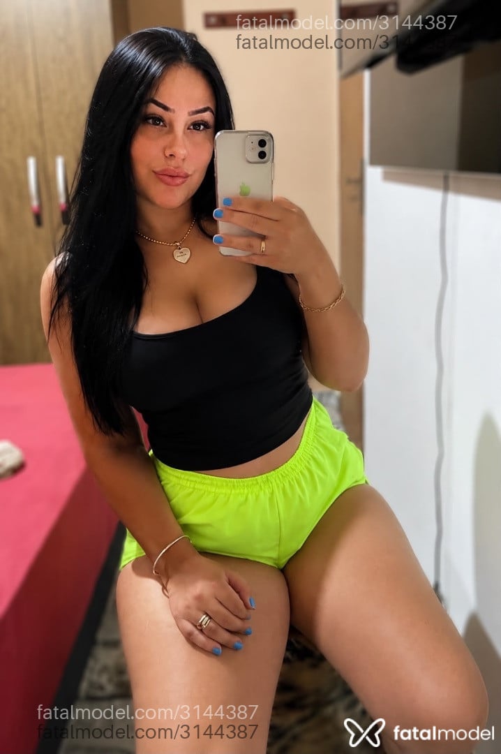 Acompanhante mulher morena (o) de olhos pretos em Esteio - Rayssa