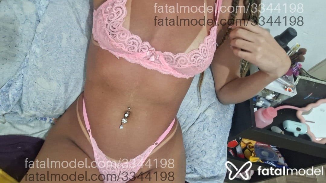 Acompanhante mulher morena (o) de olhos castanhos - Linslinda