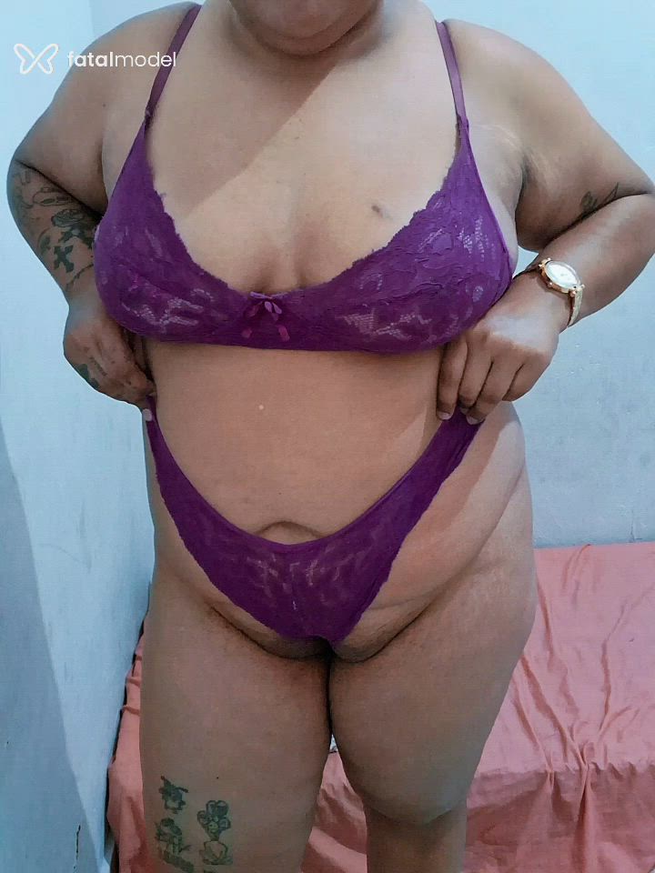 Acompanhante mulher com cabelo colorido de olhos castanhos em Virtual Acompanhante mulher com cabelo colorido de olhos castanhos em Virtual - Emanuele Lima