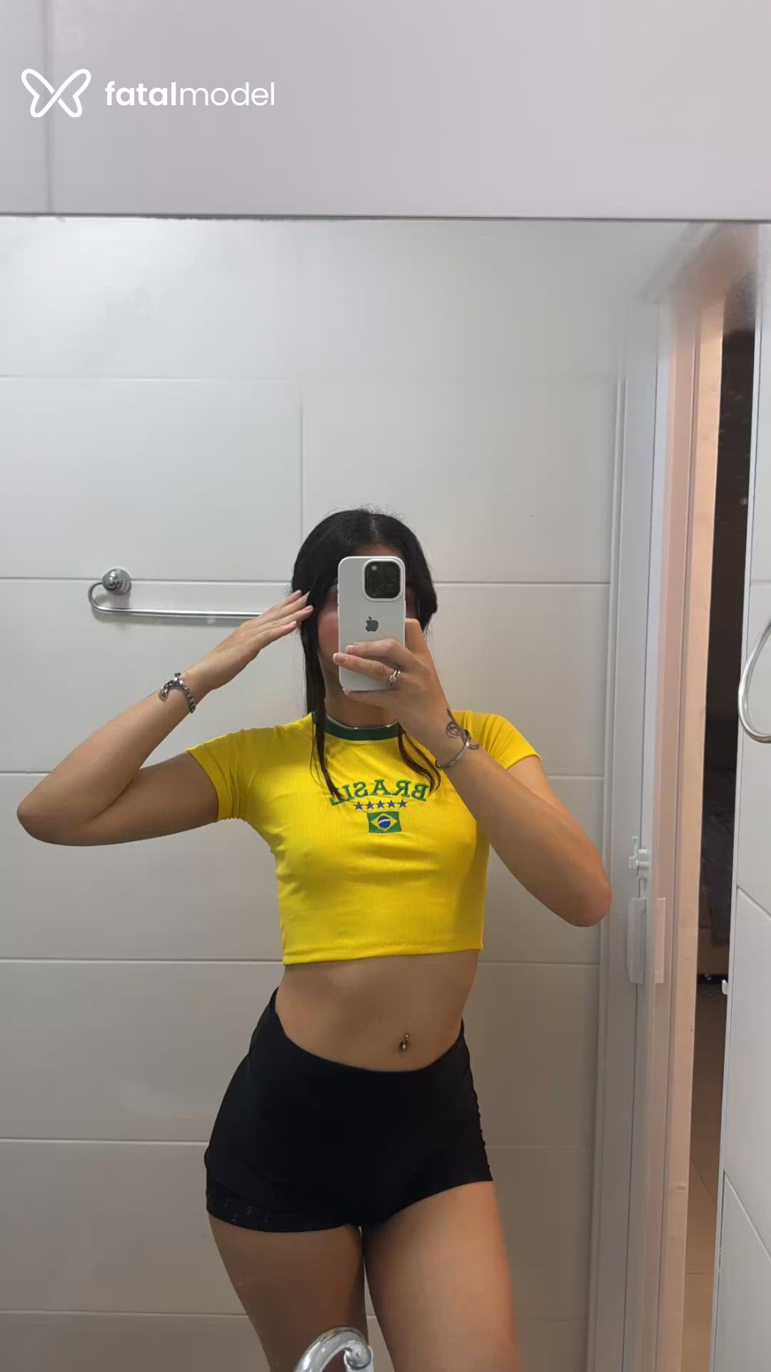 Acompanhante mulher trans morena (o) de olhos verdes - Gabi Acompanhante mulher trans morena (o) de olhos verdes - Gabi